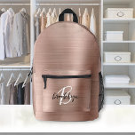 Rose Gold Brushed Metal Script Monogram Bedruckter Rucksack<br><div class="desc">Dieser personalisierte Rucksack verfügt über ein Monogramm und Vornamen in modernem Schwarz-Weiß-Drehbuch auf einer eleganten Rose Gold Imitate gebürstet Metall Hintergrund.</div>