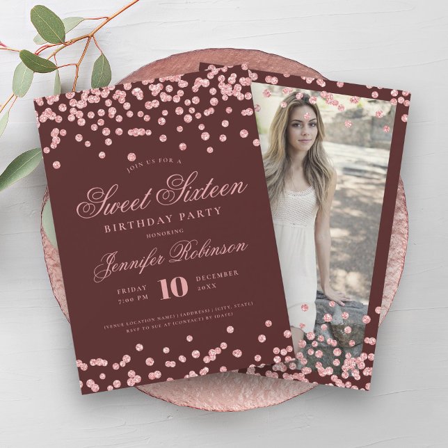 Rose Gold Burgundy Confetti Foto Sweet 16 Einladung (Rose Gold Burgundy Confetti Photo Sweet 16 Invitation)