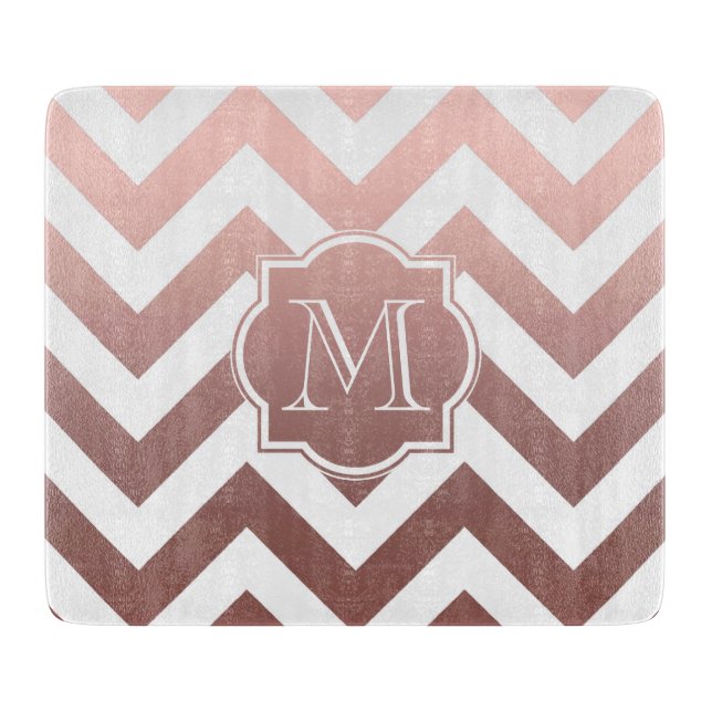 Rose Gold Chevrons Monogram Schneidebrett (Vorderseite)