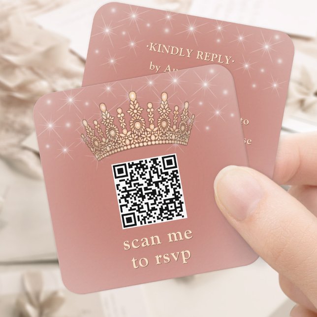 Rose Gold Crown Quinceañera Scan Me QR Code RSVP Begleitkarte (Von Creator hochgeladen)