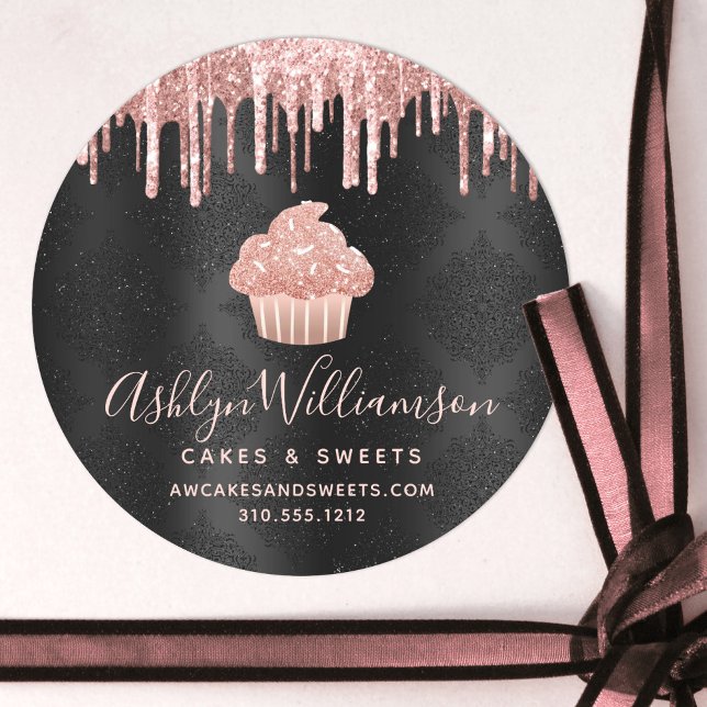 Rose Gold Cupcake Glitzer Tropfen Bäckerei Schwarz Runder Aufkleber (Von Creator hochgeladen)