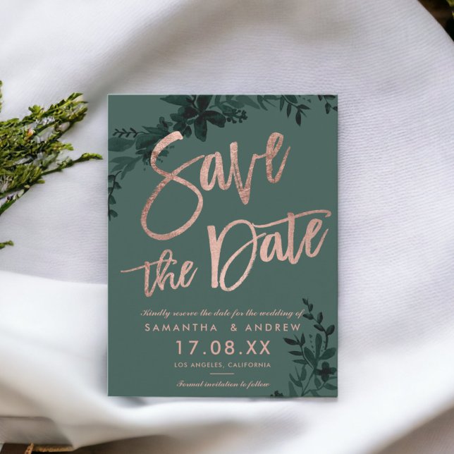 Rose Gold Drehbuch Floral green Save the Date Ankündigungspostkarte (Rose gold script Floral green save the date Announcement Postcard)
