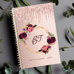 Rose Gold Glitzer Blumenburgund Monogramm Planer<br><div class="desc">Eine Rose goldener Hintergrund mit eleganten Imitaten Rose Gold Glitzer Tropfen,  Farbe Tropfen aussehen. Die Einrichtung besteht aus einem geometrischen Rahmen in den Imitaten,  bordeauxfarbene und rosa Blume,  Blumengestecke. Personalisieren und fügen Sie Ihre Monogramm Buchstaben,  Initialen und einen Text,  Titel. Ideal für Schule,  Arbeit oder Organisation Ihres Privat-/Familienlebens.</div>