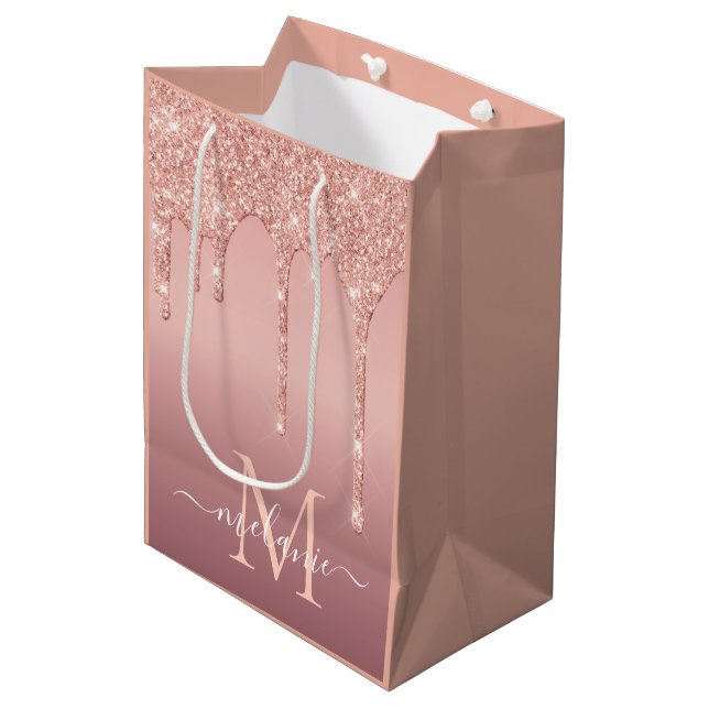 Rose Gold Glitzer Namensschild Geschenktasche Mittlere Geschenktüte (Vorderseite Schrägansicht)