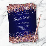 Rose Gold Glitzer Navy Blue Ombre Extravagant Mono Einladung<br><div class="desc">Eine elegante mit Monogramm 50. Geburtstagseinladung für sie. Passen Sie den Text für ein weiteres Meilenstein-Geburtstagsfest an. Die digitale Kunst bietet Imitate funkelnd Rose Gold Glitzer mit extra Glitzern gegen ein dunkelmarineblau ombre Bild. Das extravagante Single-Letter-Monogramm mit weißer Kalligrafie kann angepasst werden. Alle glänzenden Elemente in diesem modernen mädchenhaften Design...</div>