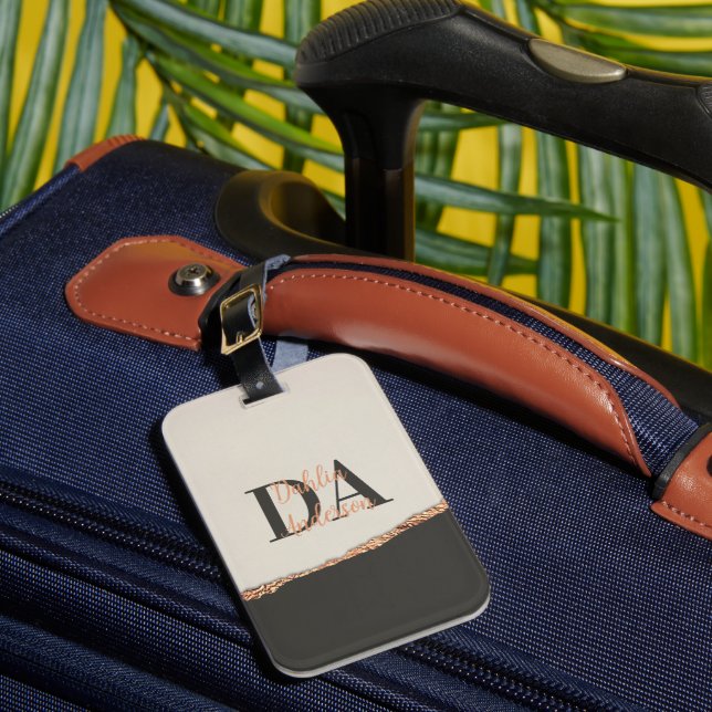 Rose Gold Glitzer Schwarz Rosa moderne Monogramm Gepäckanhänger (Vorderseite Insitu 1)