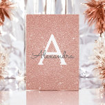 Rose Gold Glitzer Sweet 16 Save the Date Einladung<br><div class="desc">Rose Gold Sparkle Glitzer 16 . Geburtstag Monogram Name und Initial Save the Date Geburtstagsparty Einladung. Diese Einladung ist perfekt für die Rose Gold Sparkle Glitzer Sweet 16 Geburtstagsparty,  die in Rosa Rose Gold zu feiern suchen.</div>