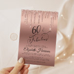 Rose Gold Glitzer Virtual 60. Geburtstagsparty Einladung<br><div class="desc">Elegante und schicke,  virtuell sechzigste Geburtstagsfeier mit "60 & Fabulous" in einem hübschen stilvollen Skript vor einer Rose goldenen Hintergrund,  mit tropfenden Rose Gold Imitate Glitzer.</div>