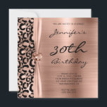 Rose Gold Leopard Glam 30. Geburtstag Einladung<br><div class="desc">Erstellen Sie Ihre individuellen Geburtstagseinladungen zum glamourösen 30. Geburtstag. Auf der links ist eine glänzende schwarz und rot Rose goldfarbene ombre gedruckte Folie Grafik. Auf der rechten Seite, verlassend Raum für Ihre individuelle Einladung, ist eine helle Rose goldgebürstete Folie Stil digitale Kunst Grafik. Diese beiden Farbblöcke werden durch vertikale Imitat...</div>