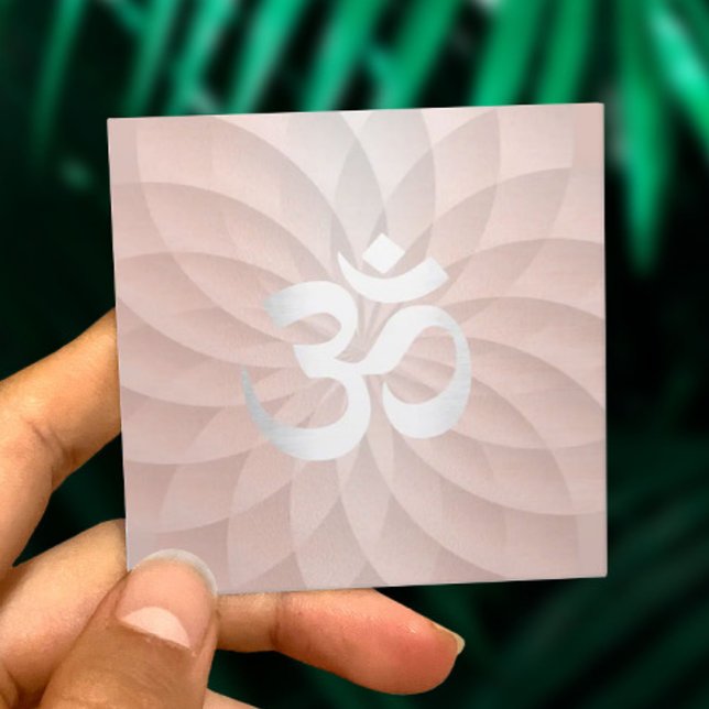 Rose Gold Lotus Floral OM Signature Yoga Instructo Quadratische Visitenkarte (Von Creator hochgeladen)
