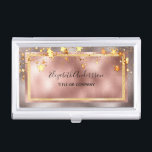 Rose gold Metallisch elegante, moderne goldene Ste Visitenkarten Dose<br><div class="desc">Ein eleganter, einfacher minimalistischer und moderner Visitenkartenhalter. Eine dunkle Rose Gold und Imitate goldmetallische Hintergrund mit einer Rose Gold Rahmen. Dekoriert mit tropfenden goldenen Sternen. Personalisieren Sie Ihren Namen und Text/Titel auf der Vorderseite und fügen Sie ihn hinzu. Schwarze Buchstaben. Der Name ist mit einem modernen und trendigen Handschrift geschrieben....</div>