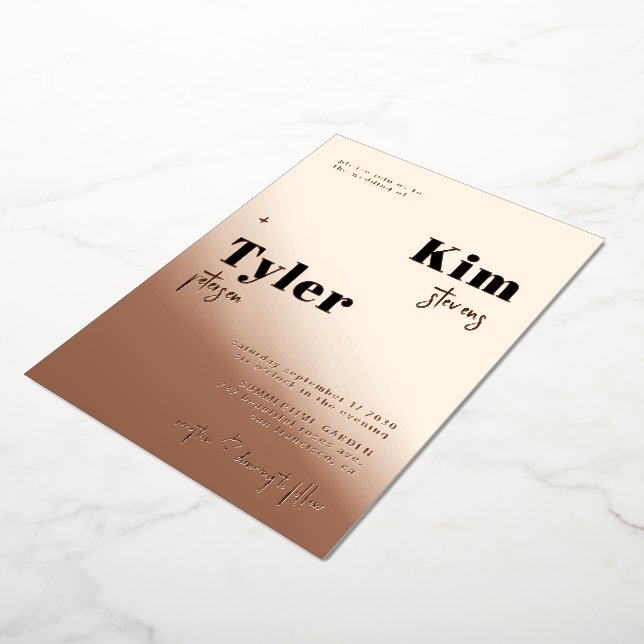 Rose Gold moderne mutige Typografie Folieneinladung (Gedreht)