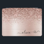Rose Gold - Rosa Rosa Glitzer Metal Monogramm Name iPad Pro Cover<br><div class="desc">Rose Gold - Schwarz Rosa Imitate Foil Metallic Sparkle Glitzer gebürstete Metal Monogramm Name Laptop Case mit monogramm Signatur kursive Herz. Das macht den perfekten 16 Geburtstag,  Hochzeit,  Brautparty,  Jubiläum,  Babydusche oder Junggeselinnen-Abschied Geschenk für jemanden,  der Lieben glamourösen Luxus und schicke Stile.</div>