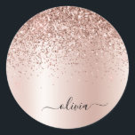 Rose Gold - Rosa Rosa Glitzer Metal Monogramm Name Runder Aufkleber<br><div class="desc">Rose Gold - Schwarz rosa Imitate Foil Metallic Sparkle Glitzer gebürstete Metal Monogram Name und Initial Paper Party Aufkleber Adressenmarken. Das macht den perfekten 16 Geburtstag,  Hochzeit,  Brautparty,  Jubiläum,  Babydusche oder Junggeselinnen-Abschied Geschenk für jemanden,  der Lieben glamourösen Luxus und schicke Stile.</div>