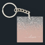 Rose Gold Rosa Rosa Silberne Glitzer Monogram Girl Schlüsselanhänger<br><div class="desc">Rose Gold Blush Pink und Silver Imitats Foil Sparkle Glitzer Script Monogram Name Schlüsselanhänger. Das macht den perfekten 16 Geburtstag,  Hochzeit,  Brautparty,  Jubiläum,  Babydusche oder Junggeselinnen-Abschied Geschenk für jemanden,  der Lieben glamourösen Luxus und schicke Stile.</div>