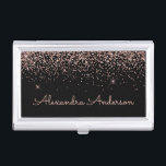 Rose Gold Rosa Schwarzer Glitzer Monogramm Visitenkarten Dose<br><div class="desc">Rose Gold - Rosa und Schwarze Imitate Luxuriöser Chic Glam Glitzer und sparkle Elegant Girly Business Card Inhaber. Dieser Visitenkartenhalter kann so angepasst werden,  dass er Ihren Vor- und Nachnamen einbezieht.</div>