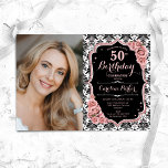 Rose Gold Schwarz-weiß Damask Foto 50. Geburtstag Einladung<br><div class="desc">Elegante florale feminine 50. Geburtstagseinladung mit Ihrem Foto. Glam Schwarz-weiß rosa Design mit Imitaten Glitzer Rose Gold. Das schwarz-weiße Damast-Muster, die Rosen in Rosa rot, der Schriftart des Skripts und die Konfetti. Ideal für ein stilvolles Party für Erwachsene. Personalisieren Sie Ihre persönlichen Daten. Kann für jedes Alter angepasst werden! Gedruckte...</div>