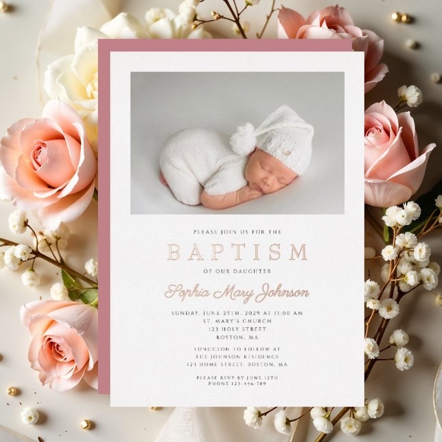 Rose Gold Script Moderne rosa Foto Girl Taufe Folieneinladung (Rose Gold Script Modern Pink Photo Girl Baptism Foil Invitation)