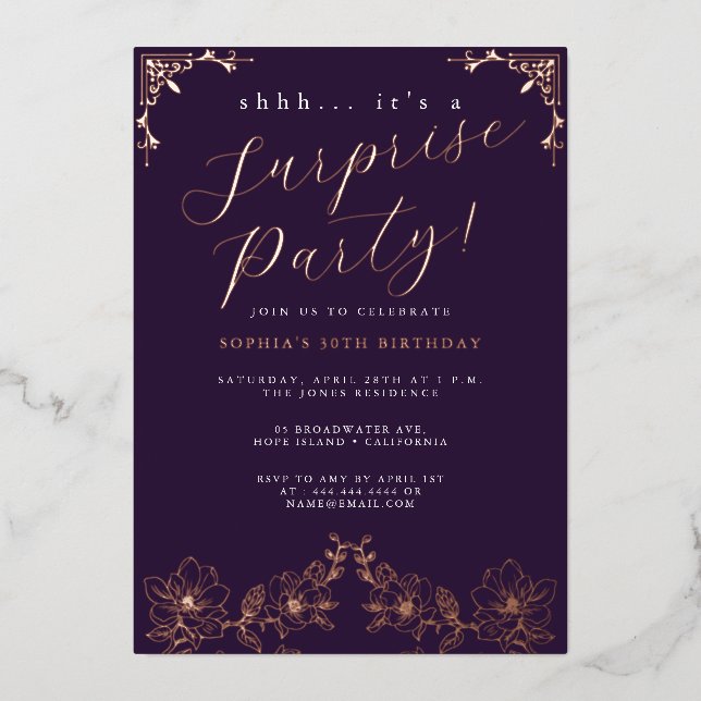 Rose Gold Script Rose Überraschung Party Fossil Folieneinladung (Vorderseite)