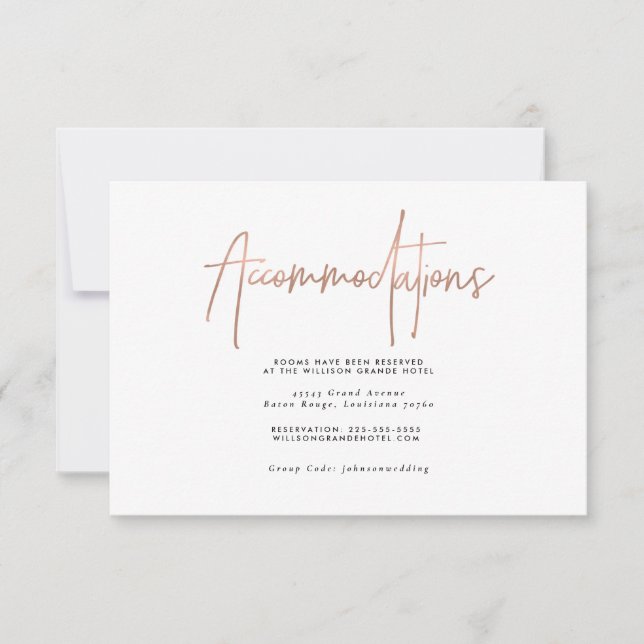 Rose Gold Typografie Unterkünfte Einschlusskarte RSVP Karte (Vorderseite)