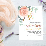 Rose Goldblumengrün Geburtstag Einladungspostkarte<br><div class="desc">Ein schick weißer Hintergrund. Dekoriert mit einer großen Rose Gold und rot rosa Blumen,  Rose Blume und grüne Aquarell Eukalyptus Blätter,  Sprigs,  Grün und ein Imitat goldbraun. Personalisieren Sie Ihren Namen und Ihre Party-Daten und fügen Sie diese hinzu. Zurück: Weiße Hintergrundfarbe.</div>