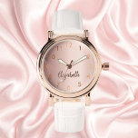 Rose goldene Schrift elegant Armbanduhr<br><div class="desc">Eine Hintergrundfarbe für den Farbverlauf in Rose. Fügen Sie einen Namen,  ein Datum hinzu. Der Name wird mit einem handgeschriebenen Stilskript geschrieben.</div>