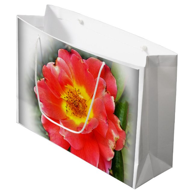 Rose im Herbst Große Geschenktüte (Vorderseite Schrägansicht)
