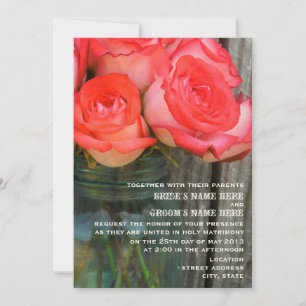 Rose in einem Mason Jar Barn Wood Wedite einladen Einladung