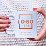 Rose mit dem Logo für kundenspezifische Werbeaktio Kaffeetasse<br><div class="desc">Personalisieren Sie diese Tasse einfach mit Ihrem Firmenlogo und Geschäftsinformationen. Werbe-Tasse machen einen bleibenden Eindruck,  sodass sie großartige Geschenke,  Geschenke oder Souvenirs für Kunden,  Kunden und Mitarbeiter machen. Design-Tipp: Bringen Sie die Anpassung des Brandings auf die nächste Stufe,  indem Sie eine Hintergrundfarbe auswählen,  die der Farbe Ihrer Marke entspricht.</div>