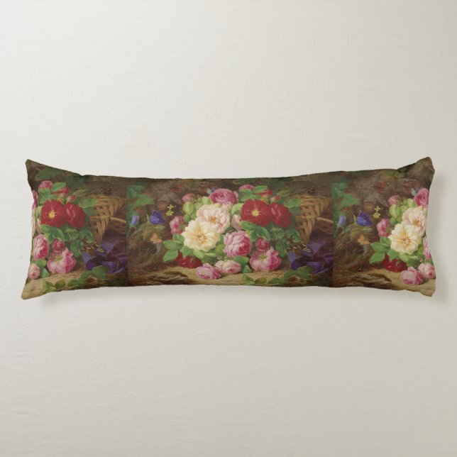 Rose Piece im Waldboden mit Schmetterlingen Seitenschläferkissen (Vorderseite)