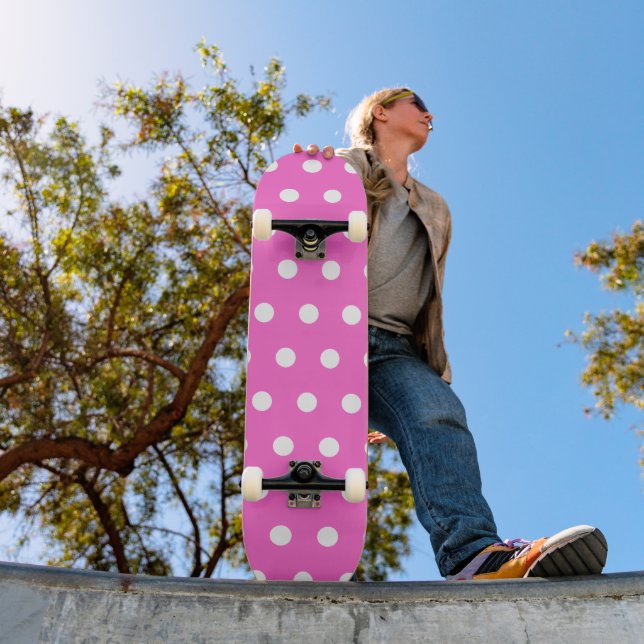 Rose Pink und Weiß Polka Dot Skateboard (Außenbereich 1)