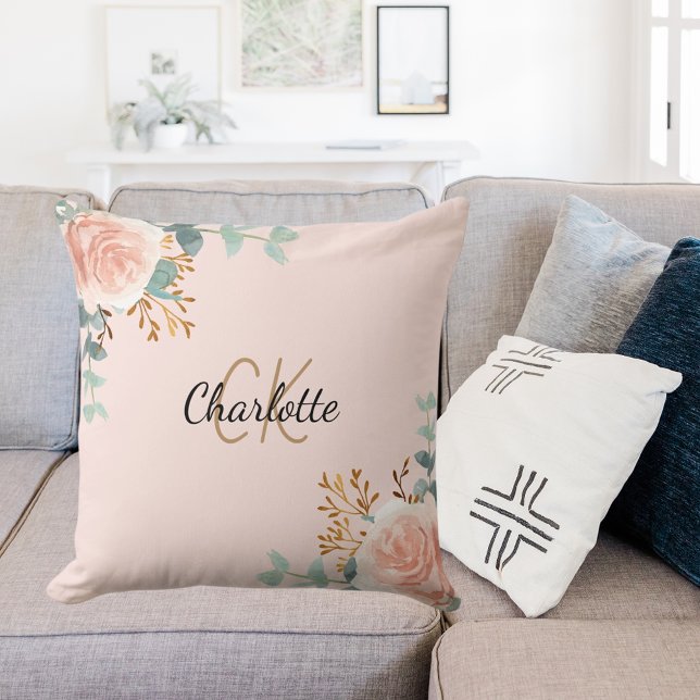 Rose Rosa Blumengrün Monogramm Name Kissen (Von Creator hochgeladen)