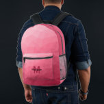 Rose rosa Gefälle geometrisches Maschenmuster Mono Bedruckter Rucksack<br><div class="desc">Rose rosa Gefälle geometrisches Messprofil Monogramm gedruckter Rucksack. Coole Mode Accessoires Tasche für jeden. Rose rosa Dreieck geometrische Masche mit Licht bis dunkel ombre Farbverlauf Design. Erstellen Sie einen einzigartigen und personalisierten Rucksack mit einer benutzerdefinierten Touch! Modernes Monogramm mit Ihrem Initial und Ihrem Namen für diesen persönlichen Flair.</div>
