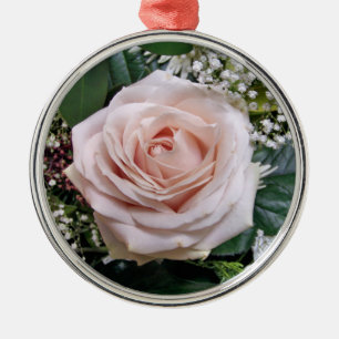 ROSE SILBERNES ORNAMENT