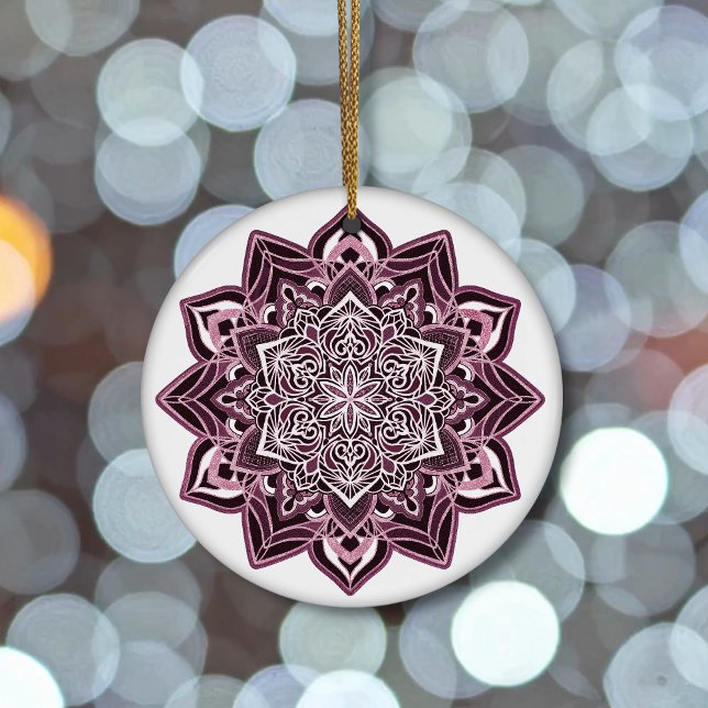 Rose Snowflake auf Weiß Keramik Ornament (Von Creator hochgeladen)