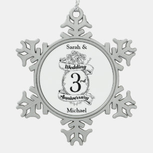 Rose und Reben Romantischer 3. Hochzeitstag Schneeflocken Zinn-Ornament