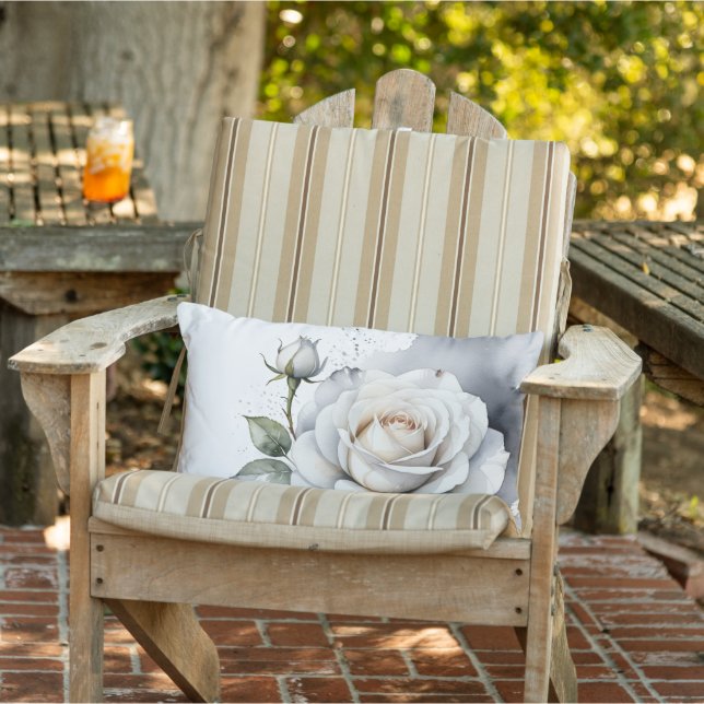 Rose und Rosenbud, Silberne Blätter Kissen Für Draußen (Stuhl )