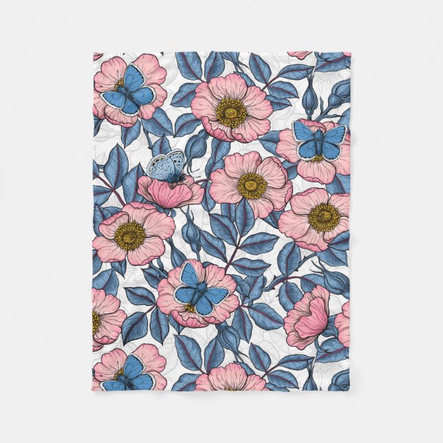 Rose und Schmetterlinge Fleecedecke (Vorderseite)