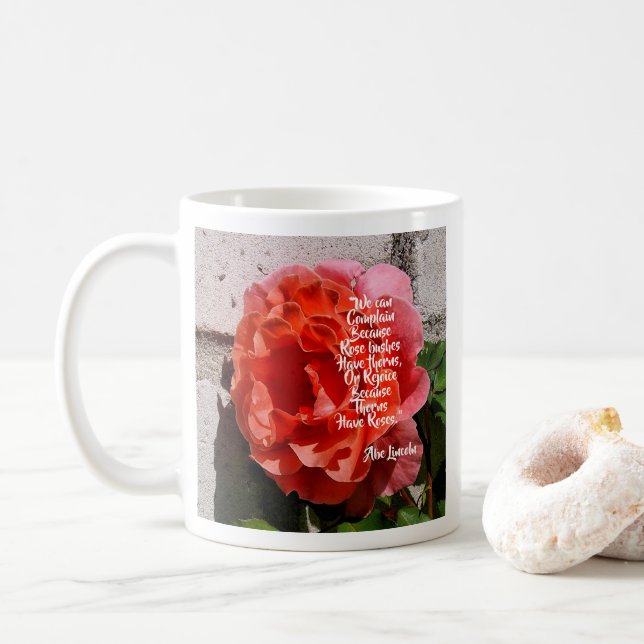 Rose unter Thorns Zitat Abe Lincoln Kaffeetasse (Mit Donut)
