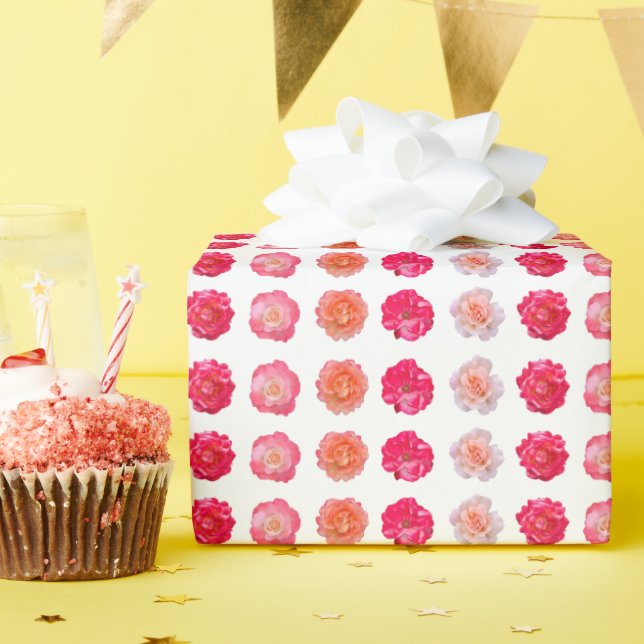 Rose wiederholt Geschenkpapier (Geburtstagsparty)