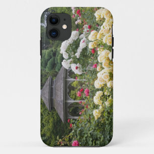 Rosen in Blüte und Gazebo Rosengarten am Case-Mate iPhone Hülle