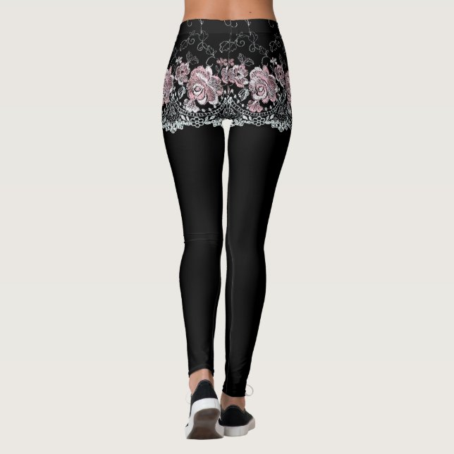 Rosen-Spitze-Gürtel-Kurzschlüsse auf schwarzen Leggings (Rückseite)