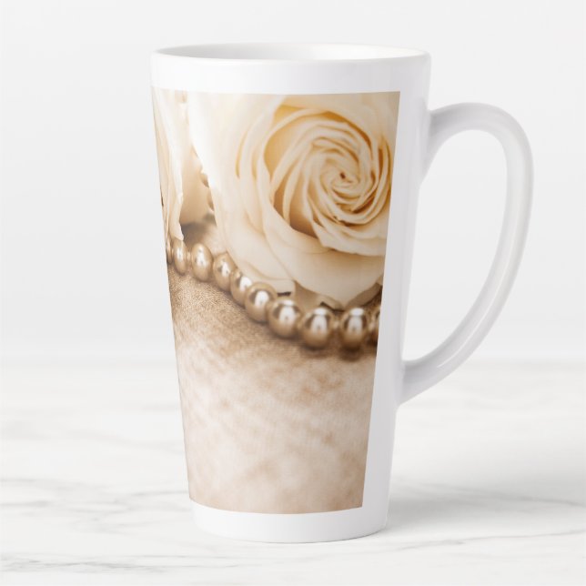 Rosen und Perlen Milchtasse (Rechts)