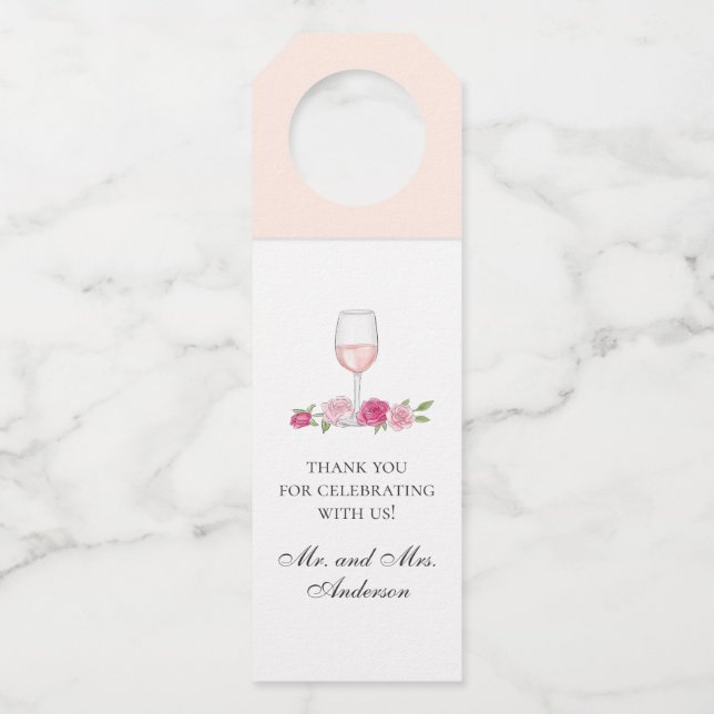 Rosen und Wein in Rosa. Blumenhochzeit vielen Dank Flaschenanhänger (Vorderseite)
