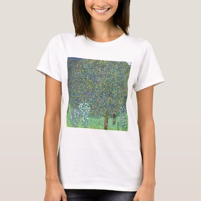 Rosenbüsche unter den Bäumen, Gustav Klimt T-Shirt (Vorderseite)