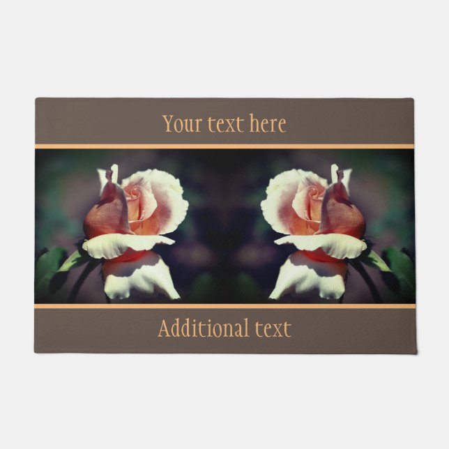 Rosenknospe-Blumen Nahe Personalisierten Fußmatte (Vorderseite)