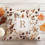 Rost Terracotta Fall Foliage Decodierung Monogramm Kissen<br><div class="desc">Rust Terracotta Fall Foliage Decoration Monogram Kissen. Dieses elegante und rustikale mit Monogramm Kissen besticht durch handbemalte Aquarelltöne in Orange und Terrakotta, cremefarbene und beige Dahlien sowie wunderschöne rostfarbene Rose auf hellbraunem Hintergrund, die sich perfekt für die Herbstdekoration eignen. Die Rückseite des Kissens hat das gleiche Blatt- und Blumenmuster ohne...</div>