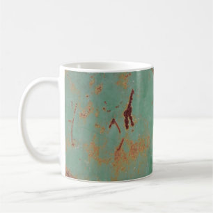Rostgrüne, verwitterte Metallstruktur in städtisch Kaffeetasse