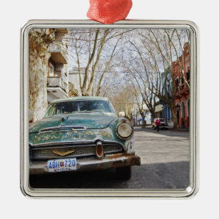 Rostige und flockige Farbe eines alten Autos Silbernes Ornament