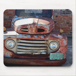 Rostiger alter Lastwagen Mousepad